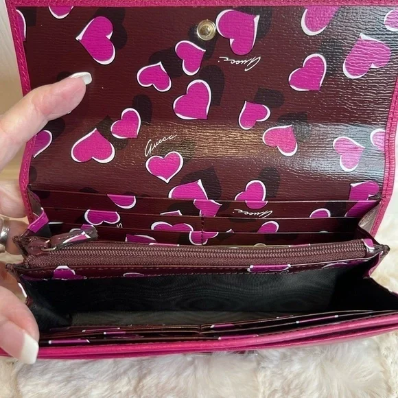 GUCCI LOVELY HEART INTERLOCKING GG LEATHER WALLET